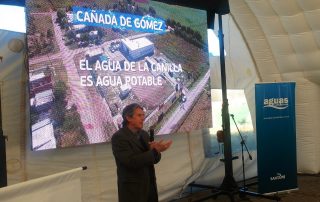 El Ministro Ing Jose Leon Garibay presenta la ampliación de la planta potabilizadora de agua y dejan habilitado el Centro de Atención de Usuarios . Ubicado en Bv. Centenario 217.