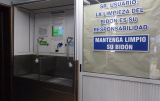 agua en bidones en el trebol